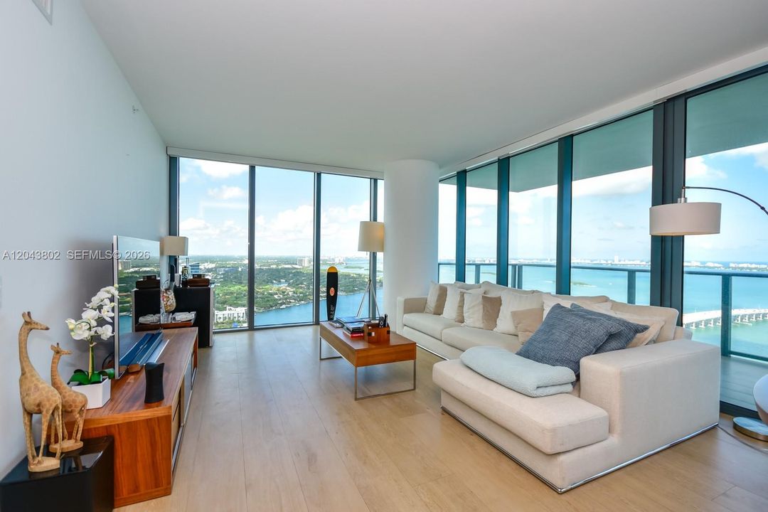 En Venta: $1,849,000 (3 camas, 3 baños, 1634 Pies cuadrados)