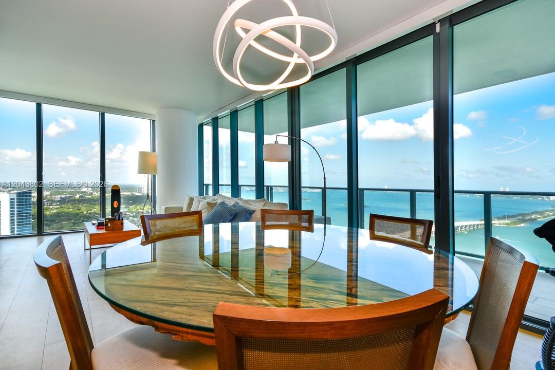 En Venta: $1,849,000 (3 camas, 3 baños, 1634 Pies cuadrados)