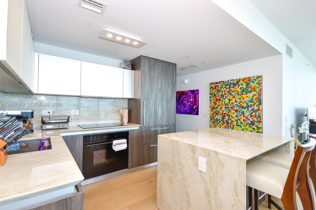 En Venta: $1,849,000 (3 camas, 3 baños, 1634 Pies cuadrados)