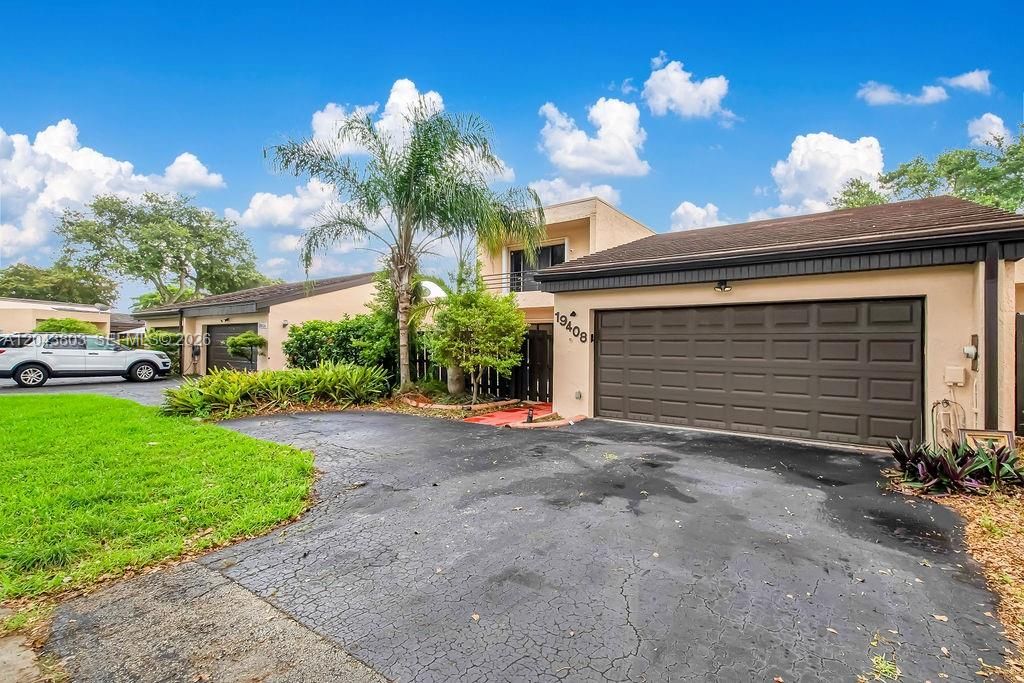 For Sale: $499,900 (4 beds, 3 baths, 2600 Square Feet)