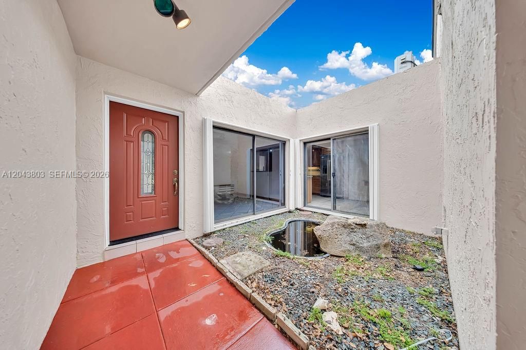 For Sale: $499,900 (4 beds, 3 baths, 2600 Square Feet)
