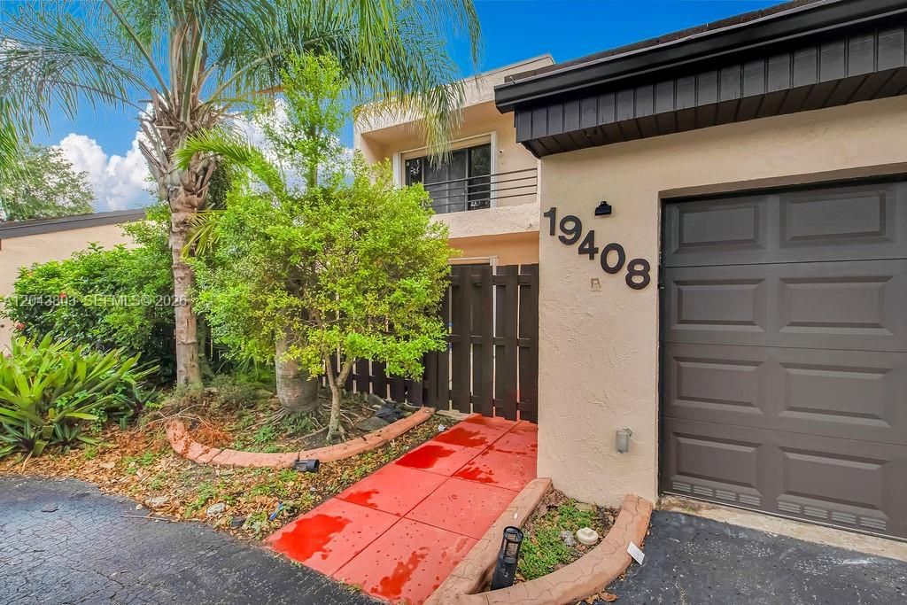For Sale: $499,900 (4 beds, 3 baths, 2600 Square Feet)