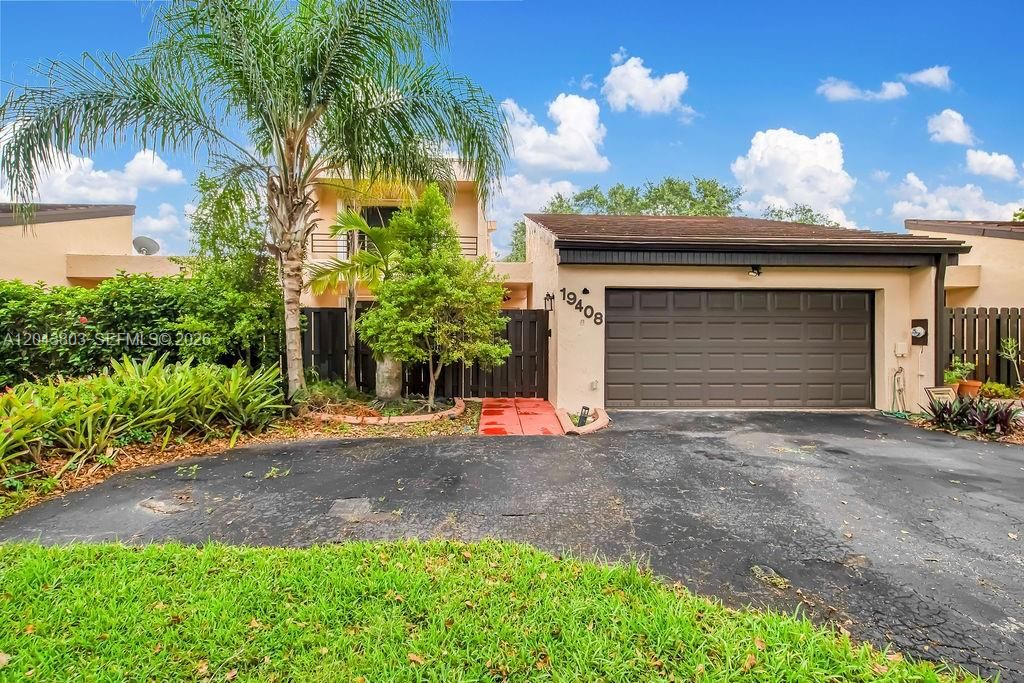 For Sale: $499,900 (4 beds, 3 baths, 2600 Square Feet)