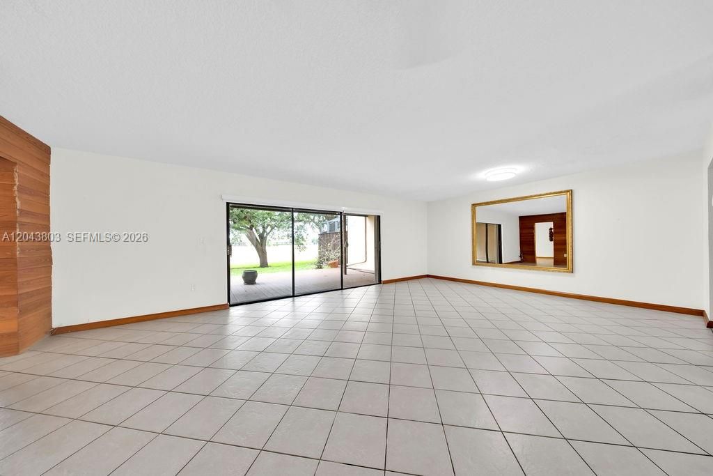 For Sale: $499,900 (4 beds, 3 baths, 2600 Square Feet)
