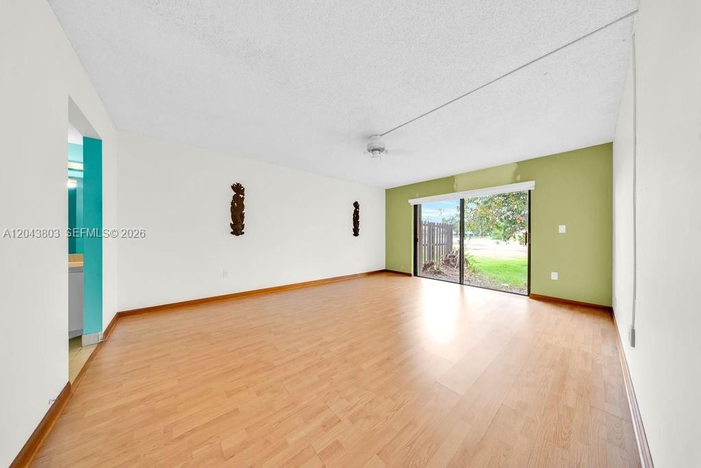 For Sale: $499,900 (4 beds, 3 baths, 2600 Square Feet)