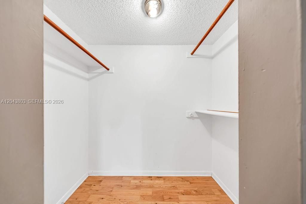 For Sale: $499,900 (4 beds, 3 baths, 2600 Square Feet)