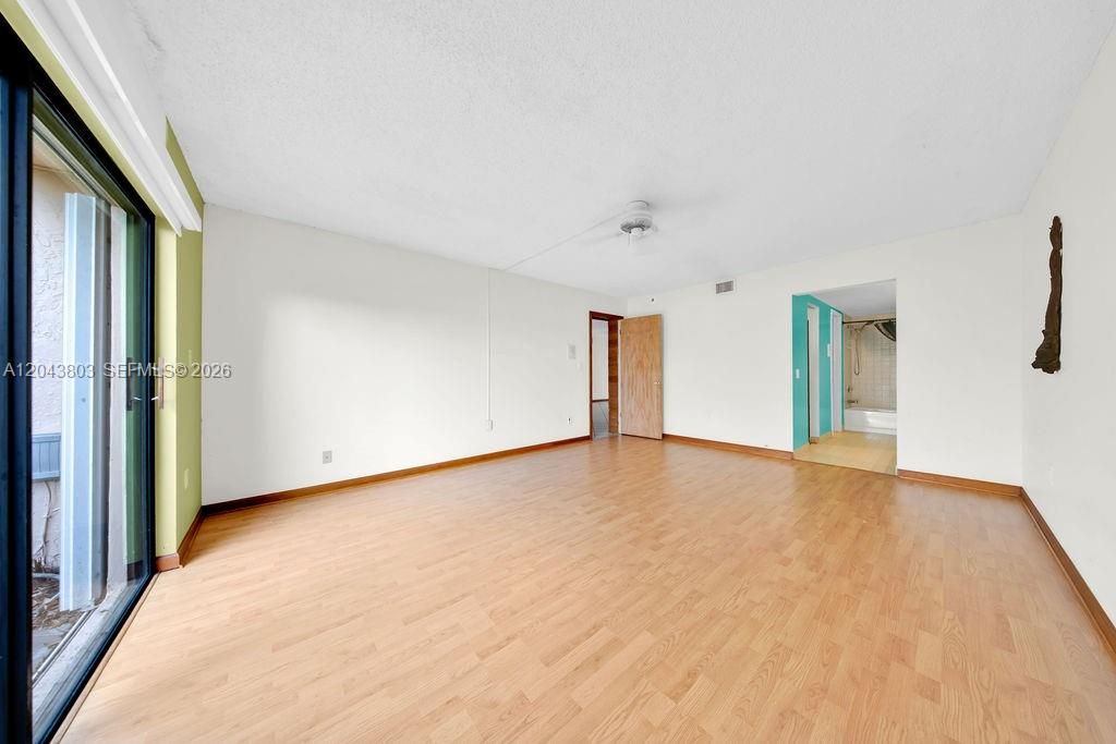 For Sale: $499,900 (4 beds, 3 baths, 2600 Square Feet)