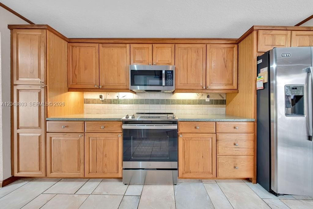 For Sale: $499,900 (4 beds, 3 baths, 2600 Square Feet)