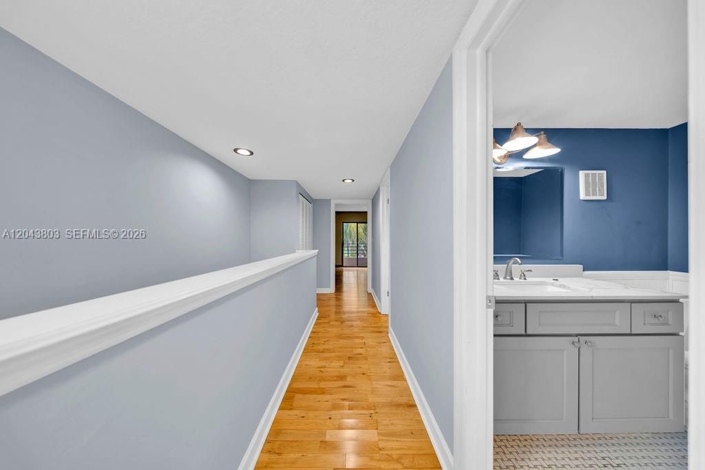 For Sale: $499,900 (4 beds, 3 baths, 2600 Square Feet)