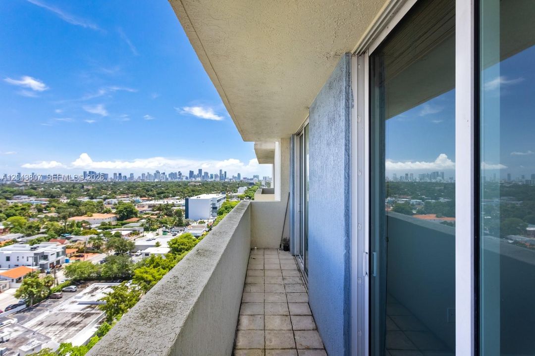For Rent: $2,500 (1 beds, 1 baths, 770 Square Feet)