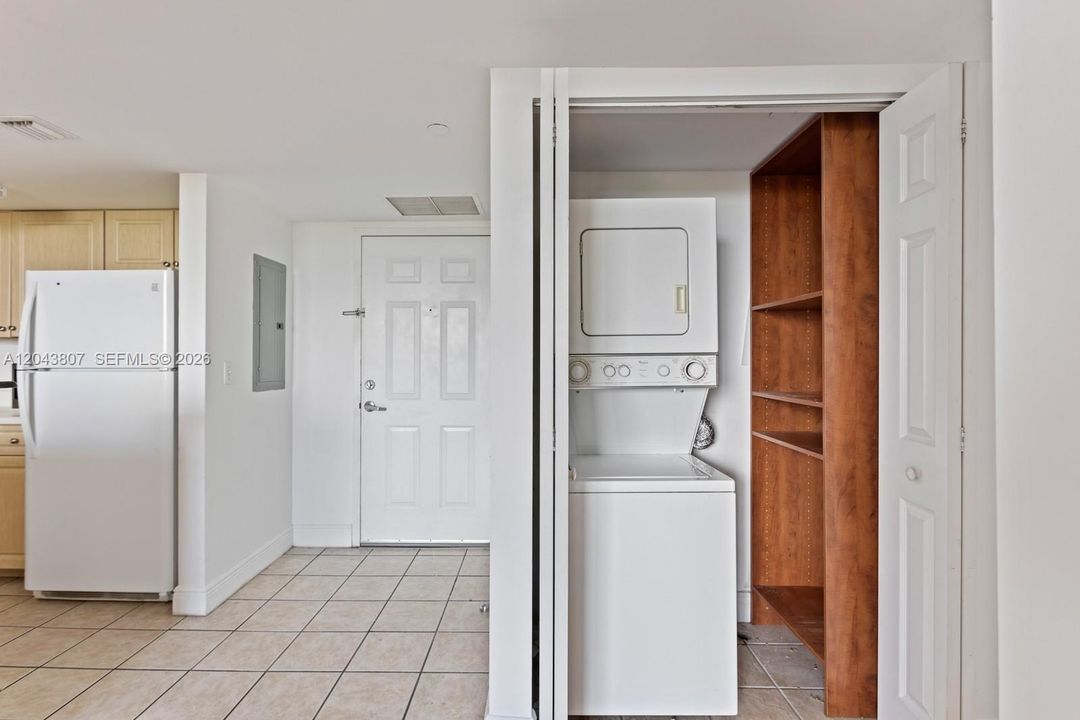 For Rent: $2,500 (1 beds, 1 baths, 770 Square Feet)