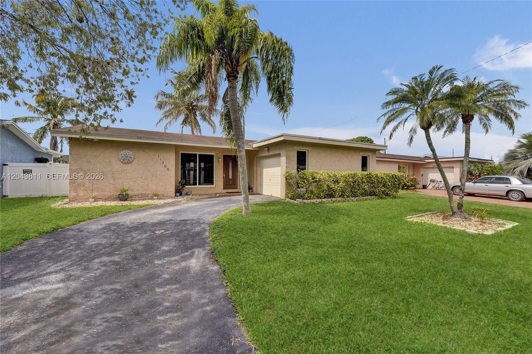 For Sale: $439,900 (2 beds, 2 baths, 1044 Square Feet)