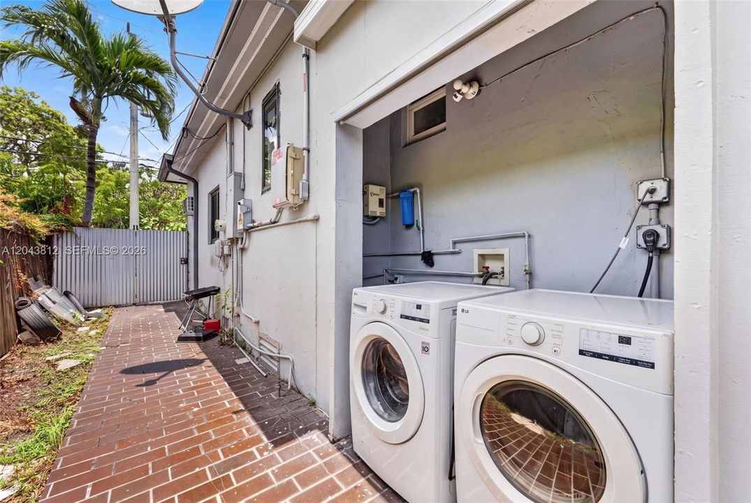 En Venta: $800,000 (5 camas, 3 baños, 1669 Pies cuadrados)