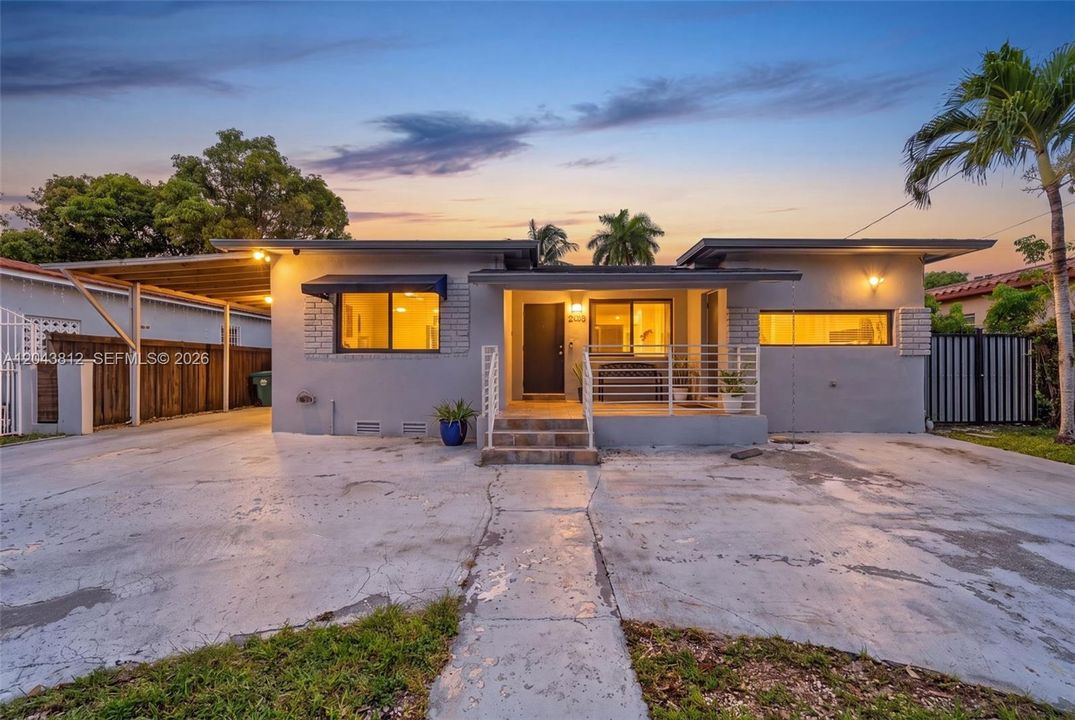 En Venta: $800,000 (5 camas, 3 baños, 1669 Pies cuadrados)