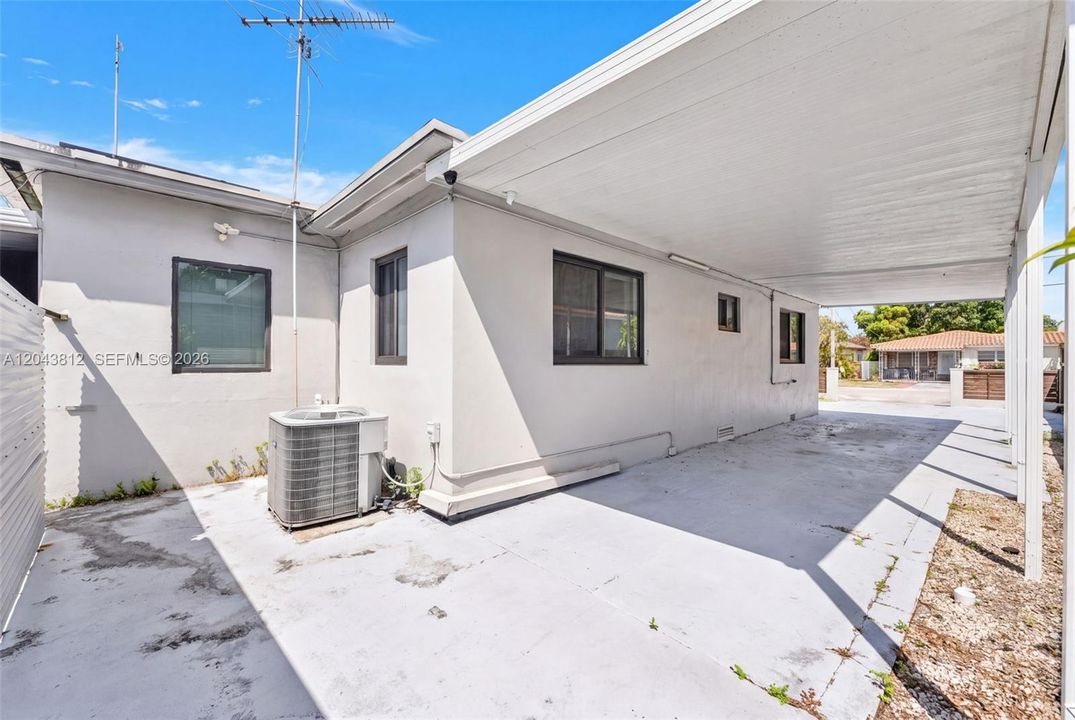 En Venta: $800,000 (5 camas, 3 baños, 1669 Pies cuadrados)