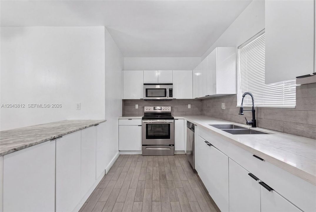 En Venta: $800,000 (5 camas, 3 baños, 1669 Pies cuadrados)