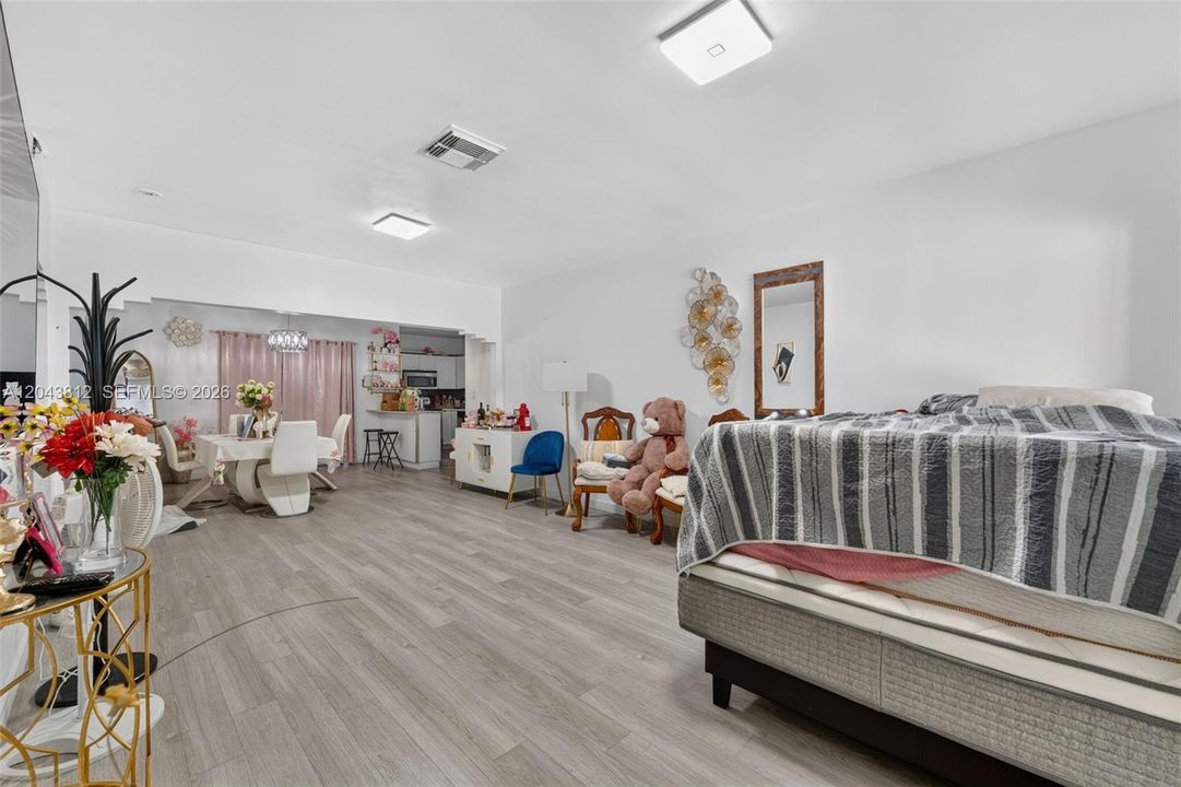 En Venta: $800,000 (5 camas, 3 baños, 1669 Pies cuadrados)