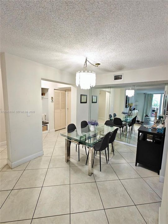 En Venta: $280,000 (2 camas, 2 baños, 1260 Pies cuadrados)