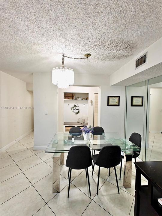En Venta: $280,000 (2 camas, 2 baños, 1260 Pies cuadrados)