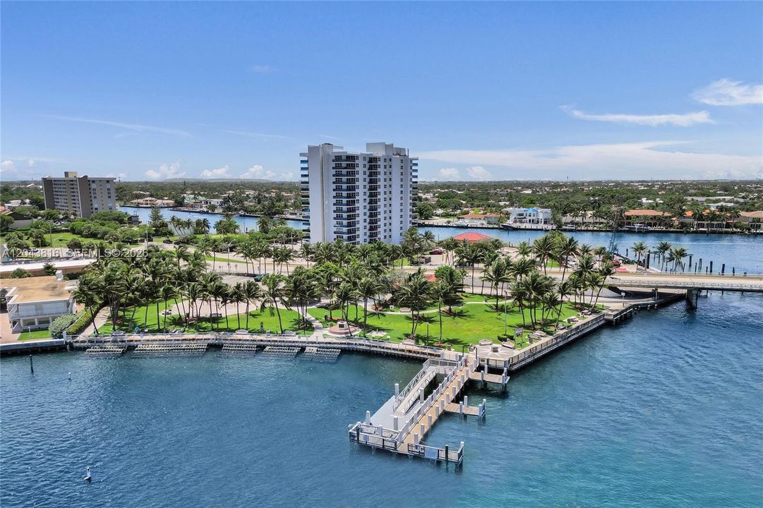 For Sale: $445,000 (2 beds, 2 baths, 1000 Square Feet)