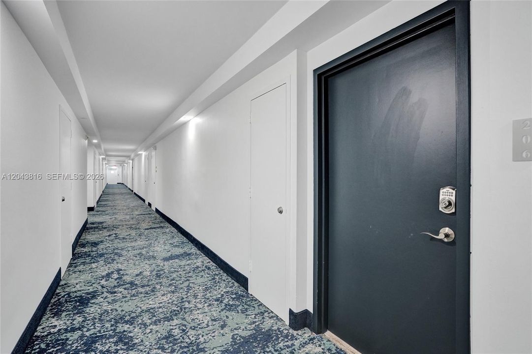 For Sale: $445,000 (2 beds, 2 baths, 1000 Square Feet)