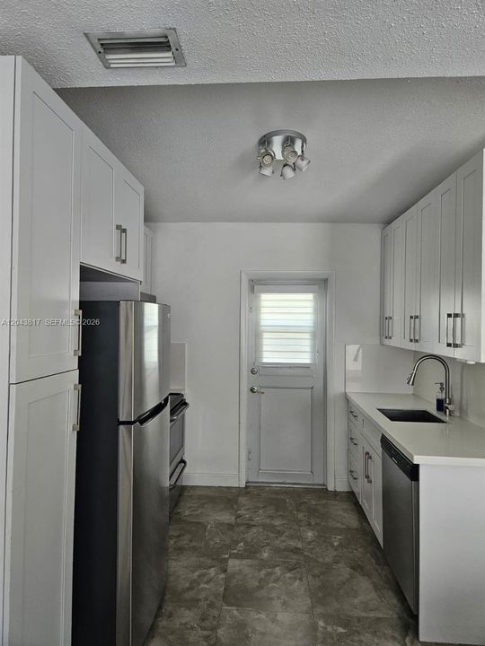 В аренду: $2,699 (2 спален, 1 ванн, 600 Квадратных фут)