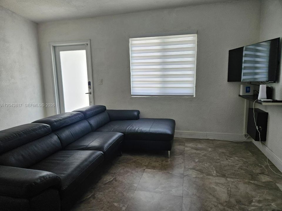 В аренду: $2,699 (2 спален, 1 ванн, 600 Квадратных фут)