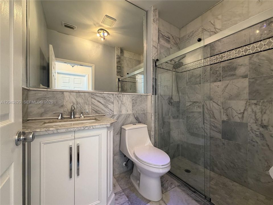 For Rent: $5,500 (5 beds, 3 baths, 2845 Square Feet)