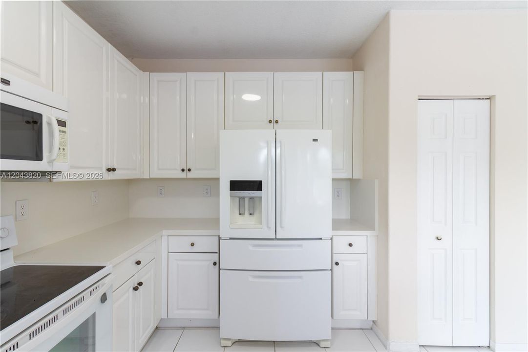 For Rent: $5,500 (5 beds, 3 baths, 2845 Square Feet)
