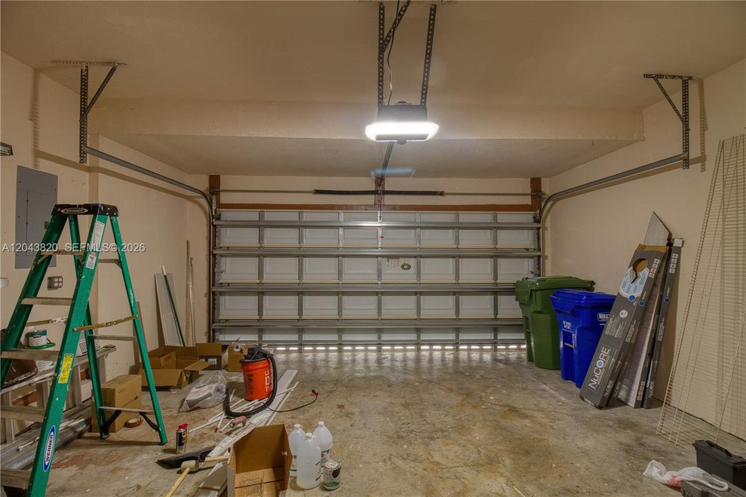 For Rent: $5,500 (5 beds, 3 baths, 2845 Square Feet)