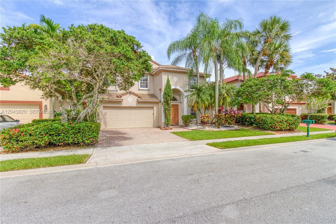 For Rent: $5,500 (5 beds, 3 baths, 2845 Square Feet)
