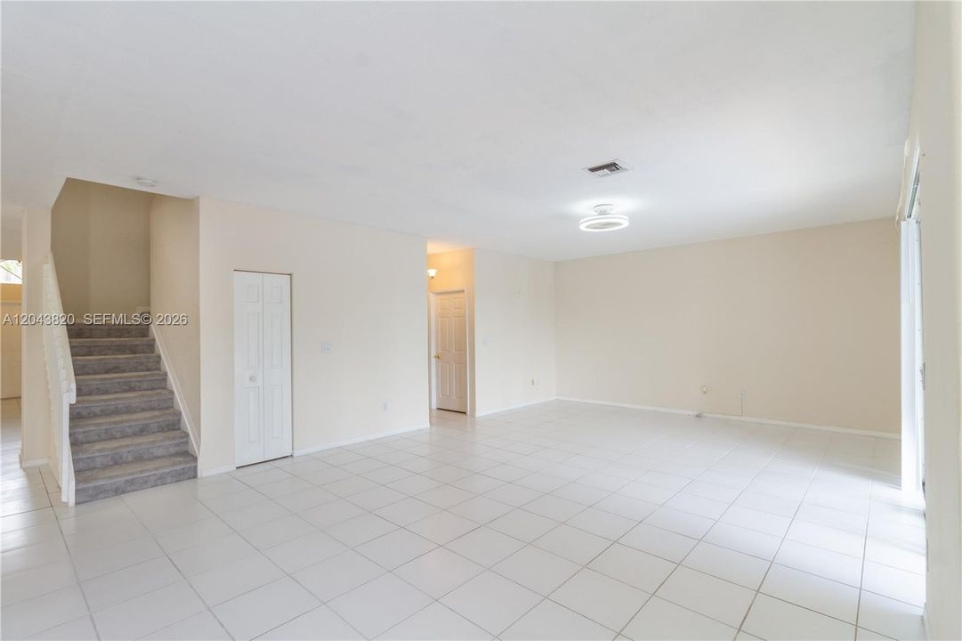For Rent: $5,500 (5 beds, 3 baths, 2845 Square Feet)