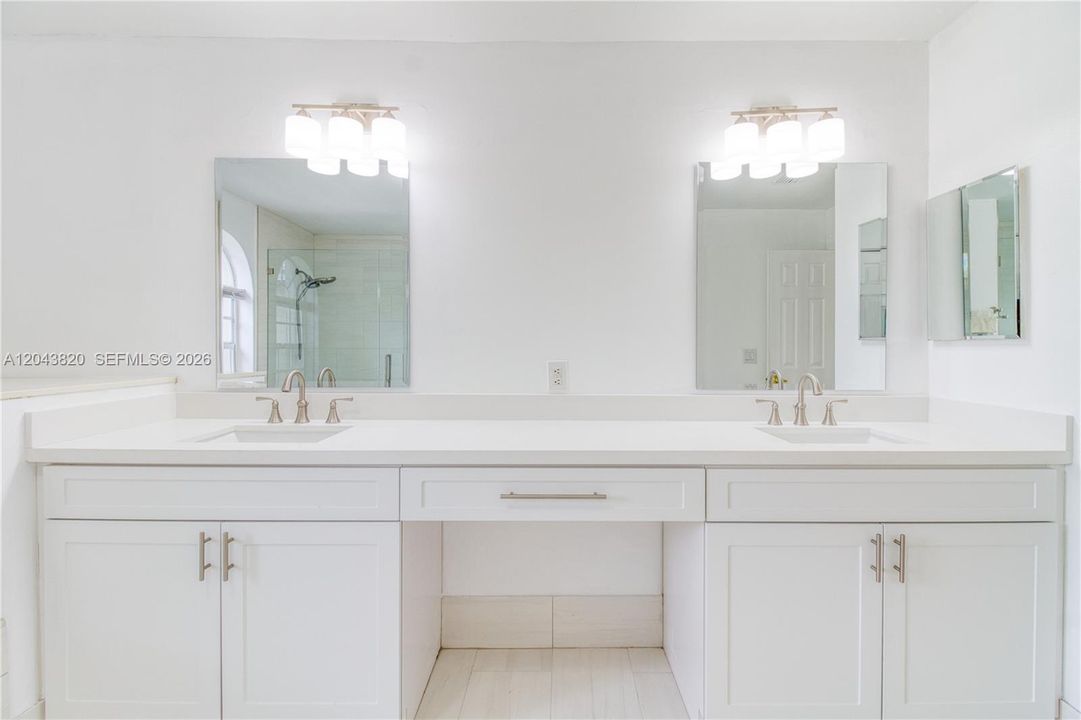For Rent: $5,500 (5 beds, 3 baths, 2845 Square Feet)