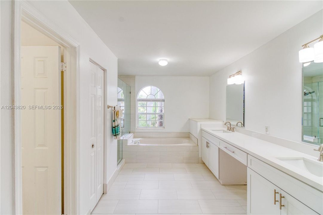 For Rent: $5,500 (5 beds, 3 baths, 2845 Square Feet)