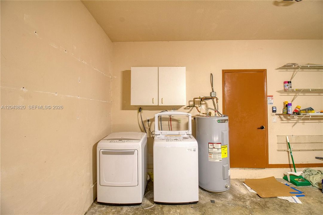 For Rent: $5,500 (5 beds, 3 baths, 2845 Square Feet)