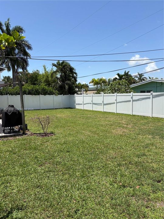 For Rent: $4,100 (3 beds, 2 baths, 1092 Square Feet)