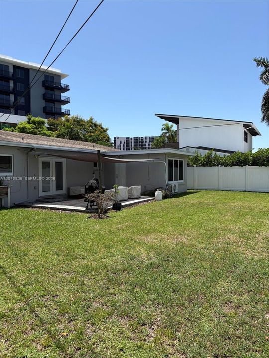 For Rent: $4,100 (3 beds, 2 baths, 1092 Square Feet)