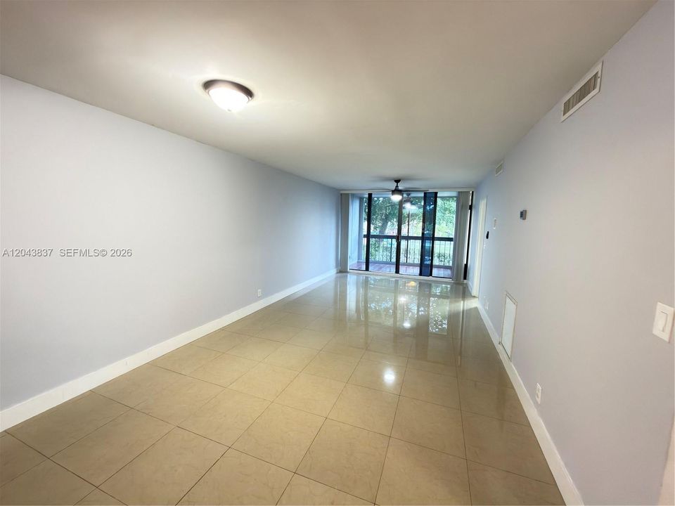 For Rent: $2,000 (2 beds, 2 baths, 1068 Square Feet)