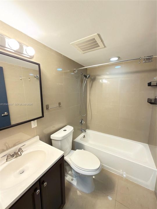For Rent: $2,000 (2 beds, 2 baths, 1068 Square Feet)