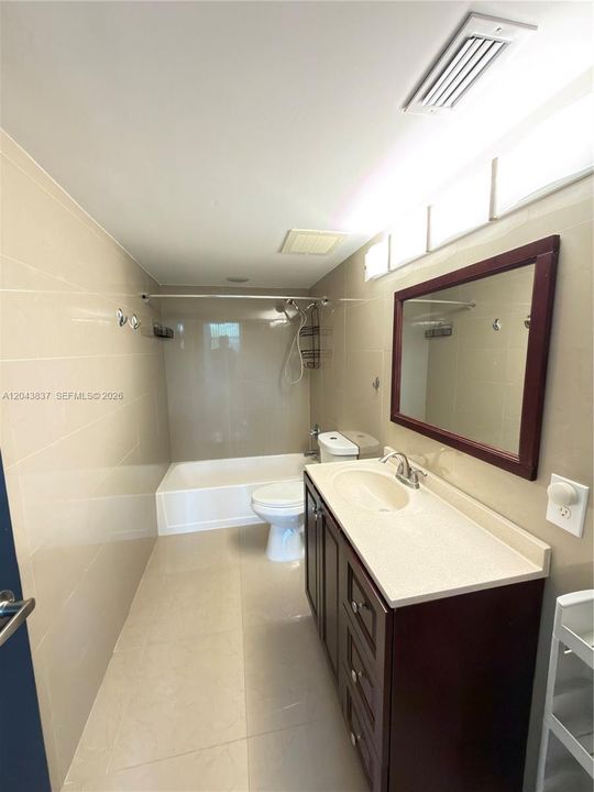 For Rent: $2,000 (2 beds, 2 baths, 1068 Square Feet)
