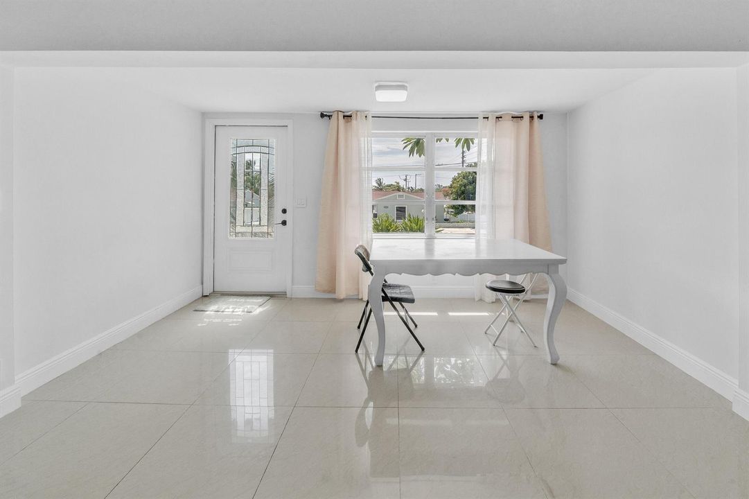 19 DiningArea (1)
