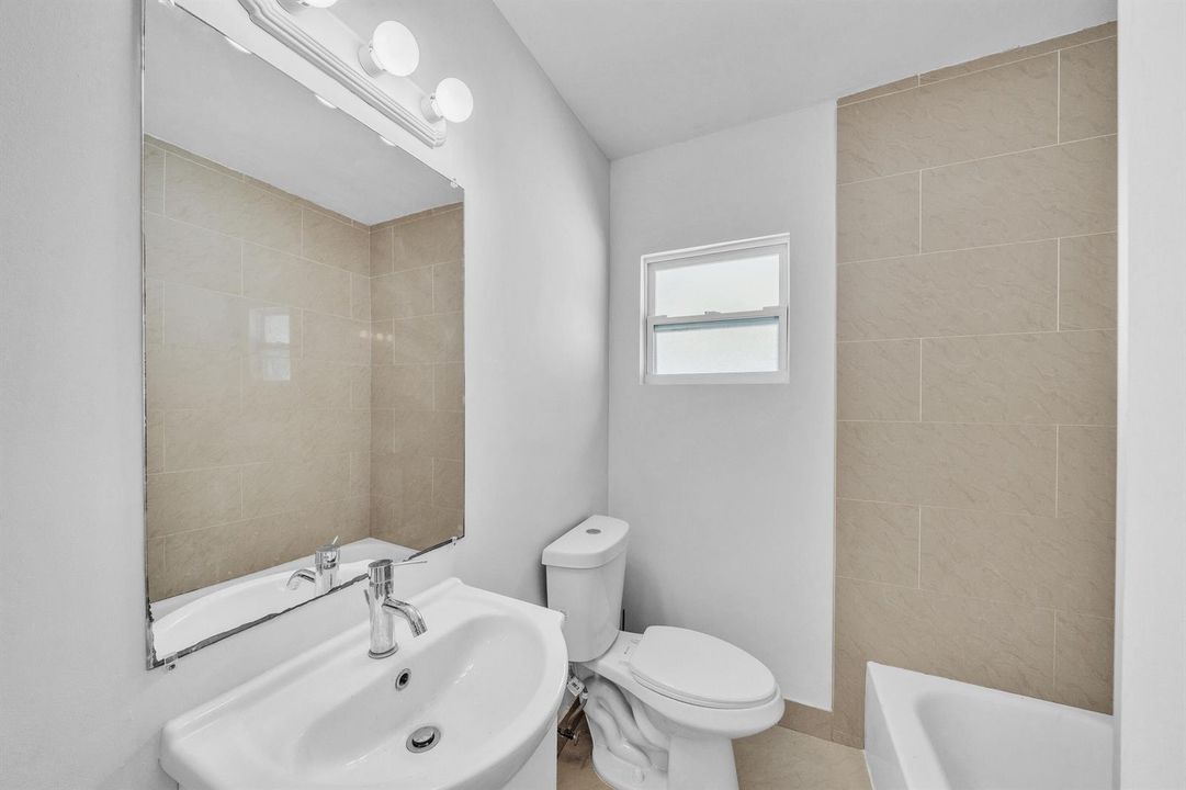 10 Guest Bath (2)