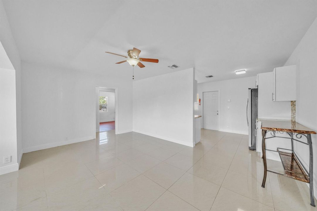 4 Living Area