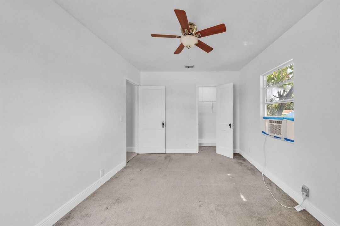9 Guest Bedroom A (2)