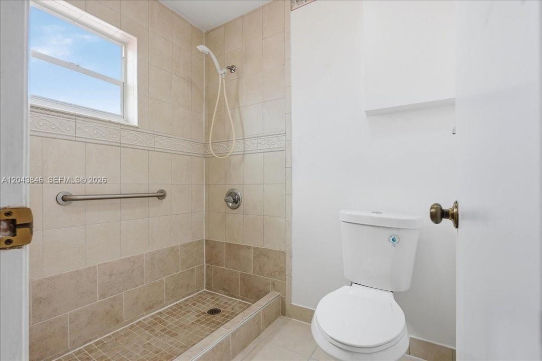 For Sale: $759,000 (3 beds, 2 baths, 2716 Square Feet)