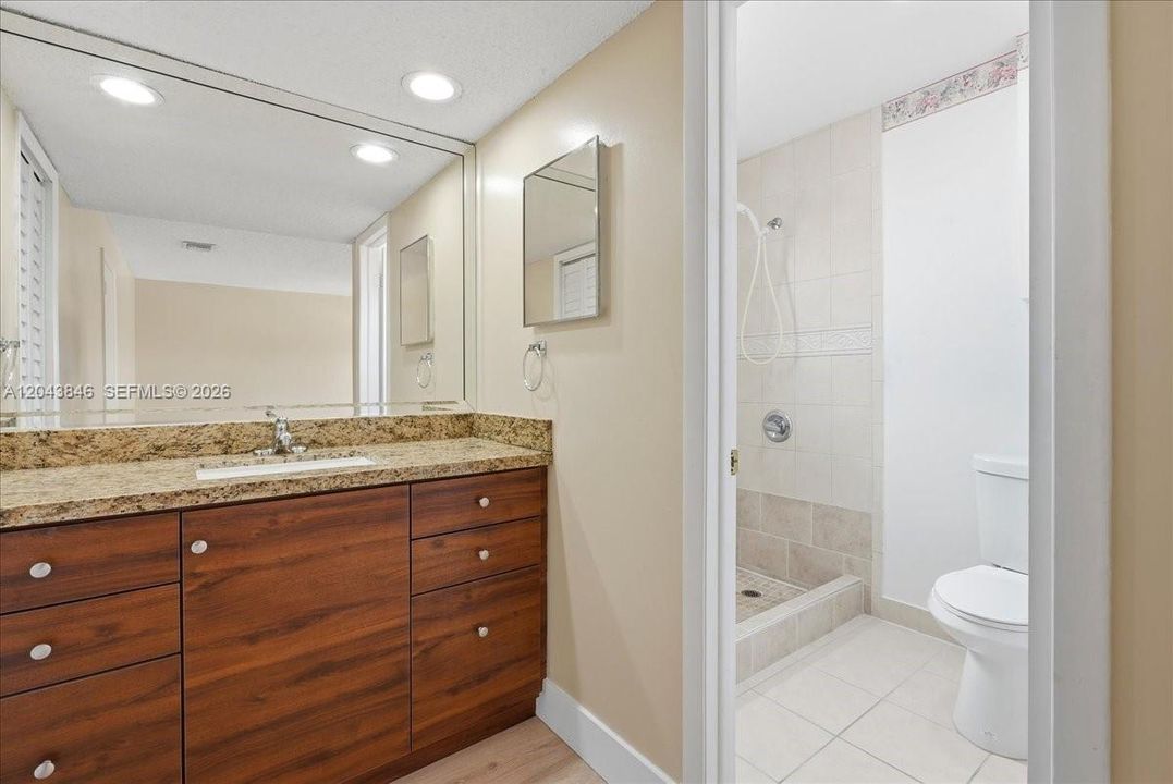 For Sale: $759,000 (3 beds, 2 baths, 2716 Square Feet)