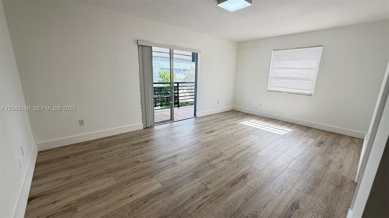 For Rent: $2,150 (2 beds, 1 baths, 900 Square Feet)