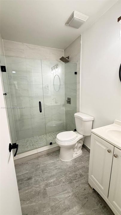 For Rent: $2,150 (2 beds, 1 baths, 900 Square Feet)