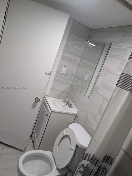 В аренду: $1,800 (2 спален, 1 ванн, 818 Квадратных фут)