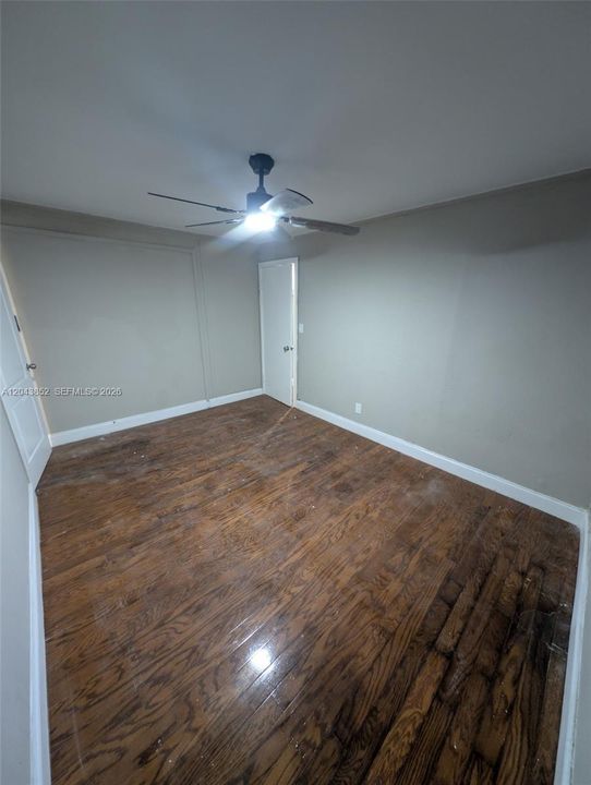 В аренду: $1,800 (2 спален, 1 ванн, 818 Квадратных фут)